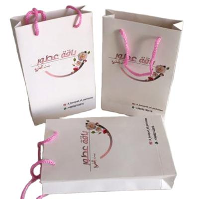 China Recyclable Mass Production Of Set Gift Bag Tote Bag Paper Packaging Bags for sale