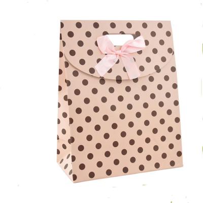 China Recyclable Die Cut Handle Paper Gift Carry Bag Cell Phone Cloth Underwear Carry Paper Bag for sale