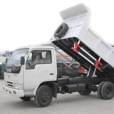 中国 Cheaper Dongfeng Light Tipper Truck Dumper < 4L 販売のため