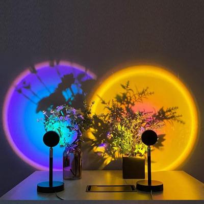 China Residential Sunset Projection Lamp Lights, Romantic 360 Degree Rotating Night Light for Home Decoration for sale