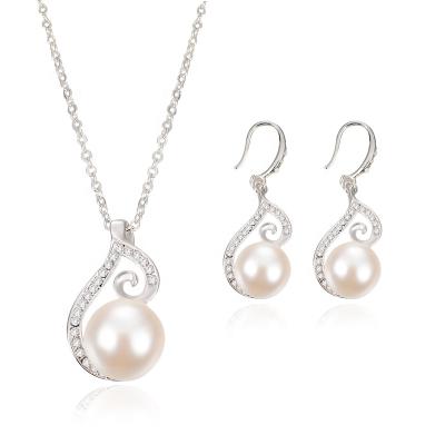 China Wholesale Low Price Vintage French Style White Pearl With Zircon Stone Necklace And Earrings Jewelry Sets For Women for sale