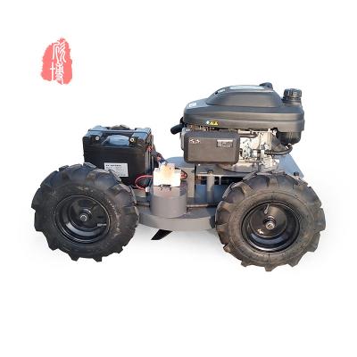 China Gasoline Engined Unmanned Lawn Mower 4 Wheel Drive Remote Control  Robot Grass Cutter zu verkaufen