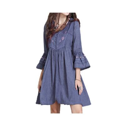 China Anti-Static Women Custom Clothing Asymmetrical Embroidery Dresses Long Sleeve V-Neck Cotton Dress for sale