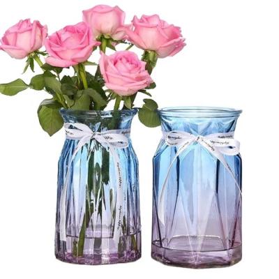 China Traditional Wholesale Colored Glass Vase Wedding Centerpieces With Color Spray for sale