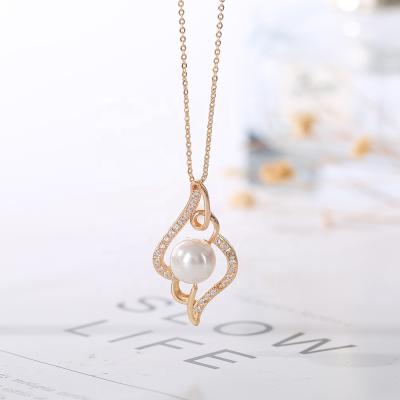 China Europe and America Pearl Necklace Madame Pearl Inlaid Jewelry Stainless Steel Gold Plated Pearl Chain Necklace for sale