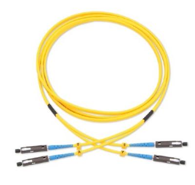 China Transmisión de datos de velocidad G657A2 Cable de parche de fibra óptica dúplex para comunicación en venta