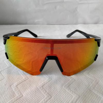 China Sports Sunglasses Cycling Sunglasses  Polarized/Photochromic Ultra-light TR90 Sports Sunglasses for Running Driving Fishing for sale