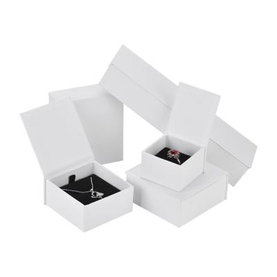 China Custom Luxury Jewelery Packaging White Paper Jewelry Packaging Boxes With Logo for sale