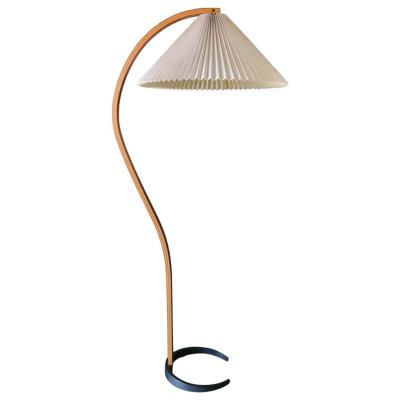 China Scandinavian Iwork Lighting Scandinavian Classic Vintage Arching Shade Pleated Wood Standing Floor Lamp For Living Room Bedroom for sale