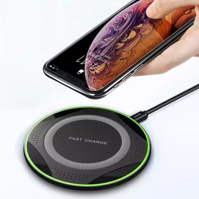 China Convenient Hot Selling Wireless Charger 10w Qi Radio Smart Mobile Phone Wireless Charger Fast Charging Charger for sale