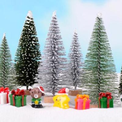 China Europe Christmas Gifts 7cm 9cm 2020 Creative Christmas Tree Figurines Family Ornaments Resin for sale