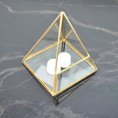 China Wholesale Large Brass Geometric Cube Diamond Cactus Mini Glass Greenhouse For Plants Various Sizes for sale