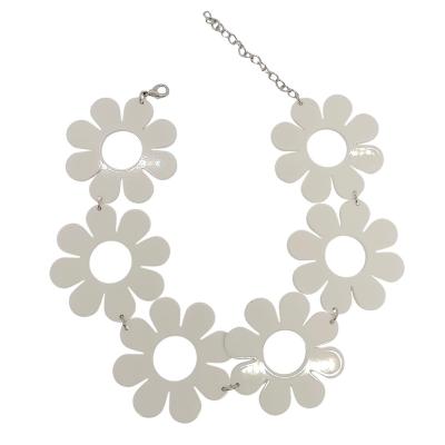 China Hot Selling Women Acrylic Short Vintage Collar Choker Fashion Flower Punk Punk Necklaces for sale