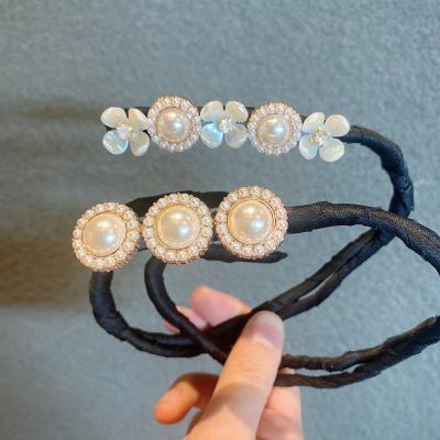 China 2021 Popular Women's Imitation Hair Circle Pearl Hair Accessories Flower Headbands For Sale for sale