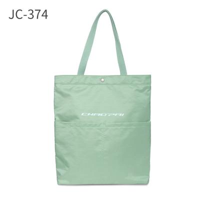 China Various Badminton Bag Nylon Supply Simple Design Student Packbag Ladies Waterproof Casual Shoulder Bag for sale