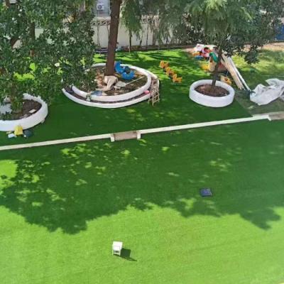 China Environmental Friendly Synthetic Grass Turf Landscaping Artificial Grass Golf Garden Green Grass Carpet for sale