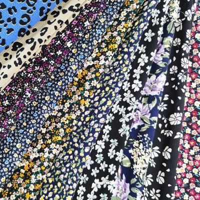 China Customization Design Polyester Spandex Stretch Bubble Chiffon Floral Print Anti-static Fabric for sale