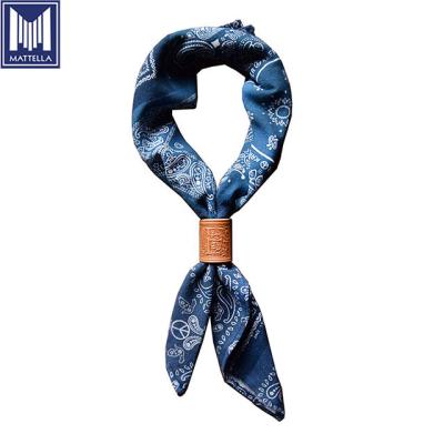 China Vintage Loop Cotton Indigo Dye Print Selvedge Selvedge Denim Men Neck Cuffs Shawl Handmade Leather Bandana Scarf for sale