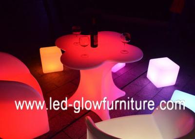 Chine Fleurissez les cubes lumineux par forme en table de cocktail/tables basses menées avec des lumières à vendre