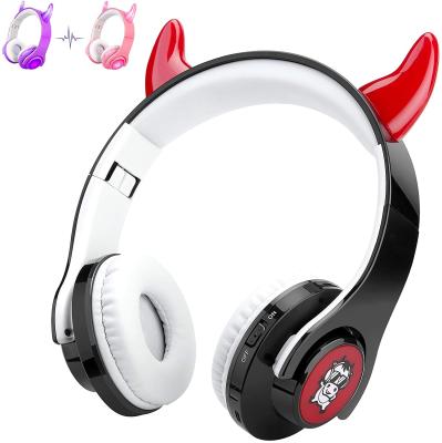 China Perfect Noise Cat Ear Wireless Headset For Kids Girl With Microphone Bass Headset LED Light Foldable Heavy Headphone for sale