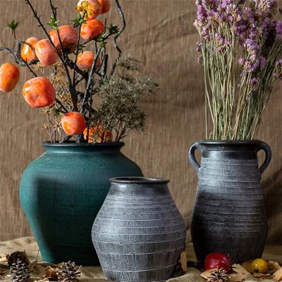 China Custom Gray Modern Home Decor Luxury Home Decor Vases Designer Terracotta Pottery Pot Rough Pot Textured Vase Rustic Antique For Flowers for sale