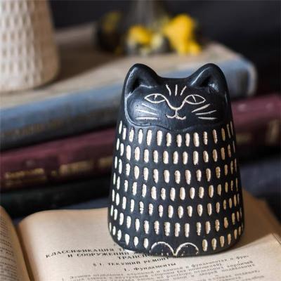 China Modern Cute Black Cement White Cat Garden Home Decor Modern Art Ornament Room Desk Decorations For Home for sale