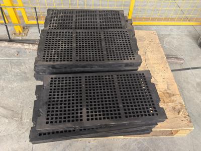 China Dimensão de borracha 610*305 Vibratory Screen Sieve Plate para minério de ferro de baixo peso baixo ruído longa vida útil à venda