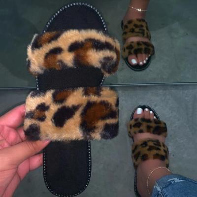 China Light weight 2020 summer sandals for women and ladies leopard sandals women's flat shoes for sale