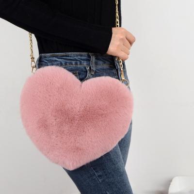 China Waterproof 2023 Fashion Winter Heart Shaped  Love Shape Fur Bag Plush Shoulder Bag Lovey Gift Woman faux fur heart bag for sale