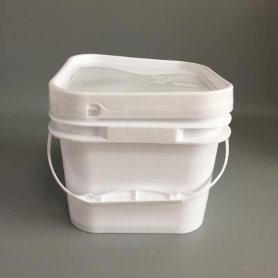 China Plain 2.5L Plastic Square Bucket Container With Lid For Food Pastry Jam for sale