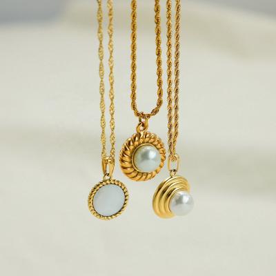 China 18k Gold CLASSIC PVD Costing Stainless Steel Pearl Necklace For Women Fashion Natural Crescent Shell Pendant Necklace for sale