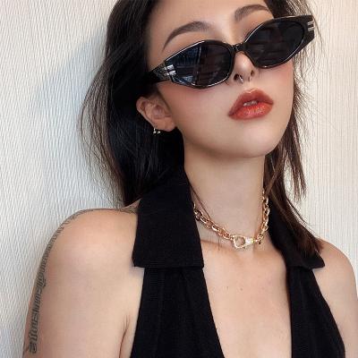 China Wholesale 2022 Designer Custom Mirror Black Triangle Cat Eye Sun Glasses Sexy Women Female Plastic Sun Glasses 21ACH080 for sale