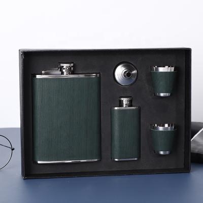 China Portable Kitchen 301-400ml 2 Flasks Jug Hip Flask Set With Cups For Whiskey Vodka Wine Jar Alcohol Outdoor Gift Drinking Bottle for sale