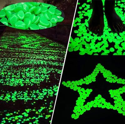 China 100pcs Modern Glow in the Dark Garden Pebbles Glow Stones Rocks for Walkways Garden Path Patio Lawn Garden Yard Decor Luminous Stones for sale