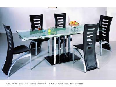 China 2100 mm de longitud de vidrio congelado mesa de comedor con diseño extensible DT-881 en venta