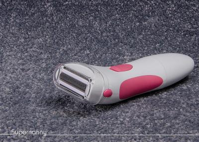 中国 全身の女性のための Trimmer 電池式の女性毛の除去剤 販売のため