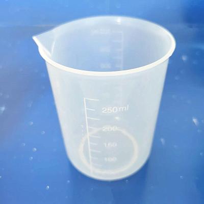 China Lab Use Lab Use Lab Use 250ml Plastic Measuring Cup Beaker for sale