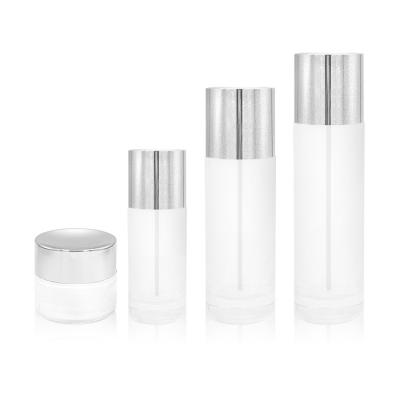 China Manufacturers Cosmetic Hot Selling Empty Cosmetic Package Set 50g 40ml 100ml 120ml Clear Glass Cream Jar Spray Lotion Bottle for sale