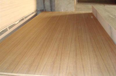 China Mdf de la suposición de la chapa de la nuez sólida/madera contrachapada de madera 1220m m x 2440m m de la suposición en venta