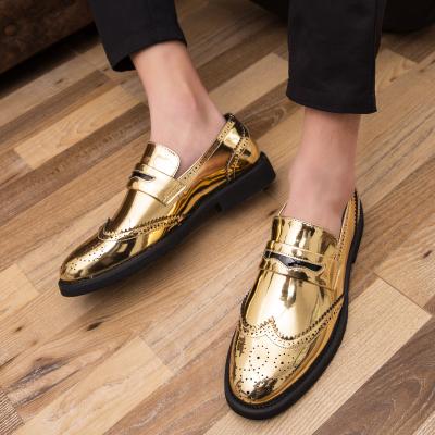 China Luxury Designer Golden PU Fashion Party Wedding Leather Casual Business Shiny Anti-slippery Shoes Stylish Designer Shoes Big Size Men Shoes for sale