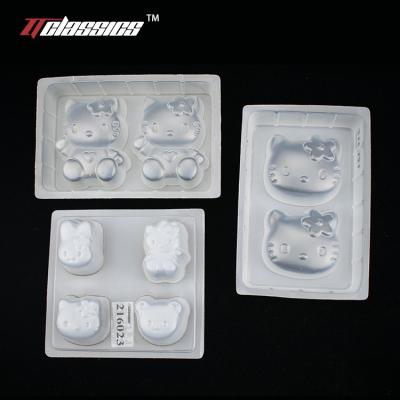 China Hotel Kitchen DIY Household Goods KT Animal Cat PP Rice Cake Baking Frozen Jelly Ice Gecai Yan Gel Chocolate Cake Mold. for sale