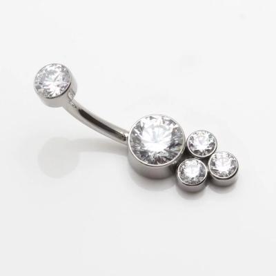 China ASTM F136 FASHIONABLE Titanium Pyramid Belly Internal Threaded Bar With Bezel Set Triple CZ Gem Clusters for sale