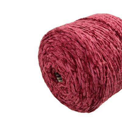 China Breiend Chenille-Glanzend de Kleuren3.5nm 100% Gesponnen Polyester Geverft Garen van het Huisgaren Te koop