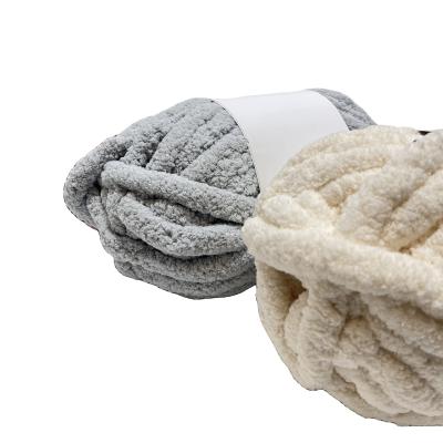 China Pluizige de Polyester van DIY Chunky Chenille Yarn 100% haakt Garen voor de Matras van het Dekenhoofdkussen Te koop