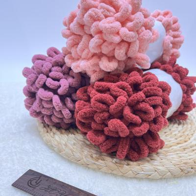 China 100% de Vinger Breiend Garen Chunky Chenille Yarn For Blankets van de polyesterlijn Te koop