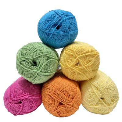 Chine 50g 100g main-bras tricotent des fils de coton de crochet de laine du fil 4ply 8ply pour le tricotage à la main à vendre