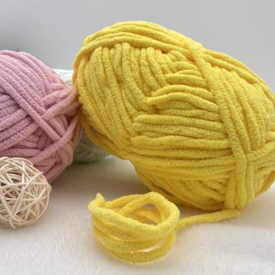 China 1 / 0.75NM Poliéster Chenille Yarn Tricotado a mano Yarn de nieve aburrido para artesanías en venta