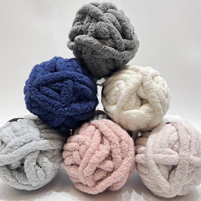 China hoogwaardige superwarme 1/0.14NM 100% polyester dikke gezwollen jumbo chenille garen voor arm brei deken Te koop