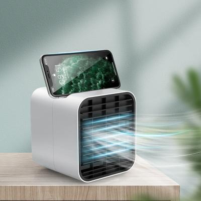 China Hebron Small Desktop Car Fog Fans Quiet Electric Rechargeable Air Condition Portable Rotating Table Fan For Home Appliances for sale