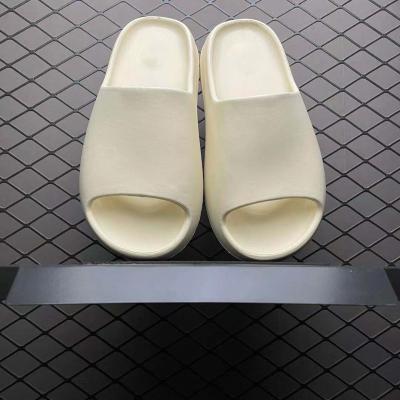 China Fashion Trend Custom Logo Printing Eva Men Yeezy Yezzy Slippers Slippers Beach Summer Chancletas De Hombre for sale